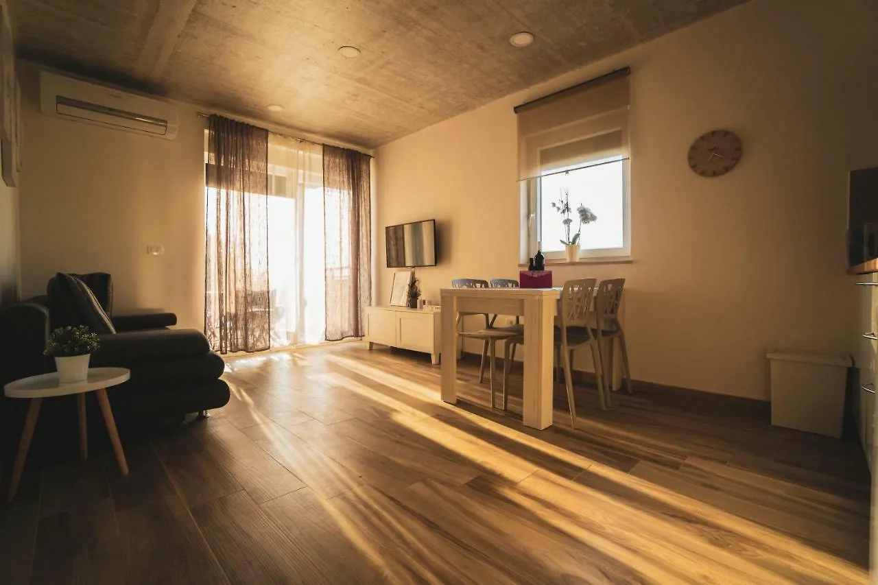 شقة Enjoy Green, App With Swimming Pool, Garden, Pets Welcome Novigrad Istria